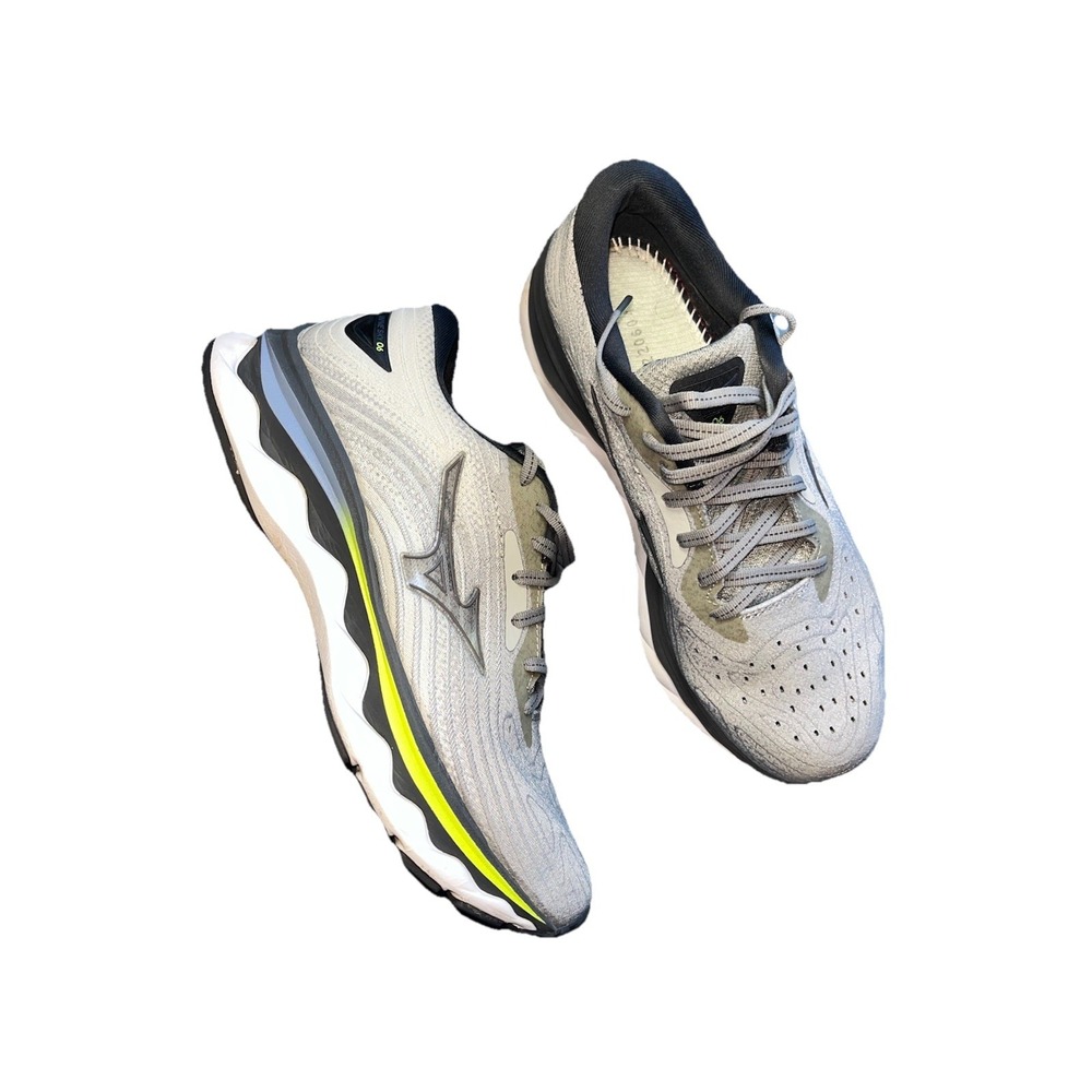 Mizuno Wave Sky 6 Running Sneaker (Women) Size 7.5 Preowned Excellent Condition